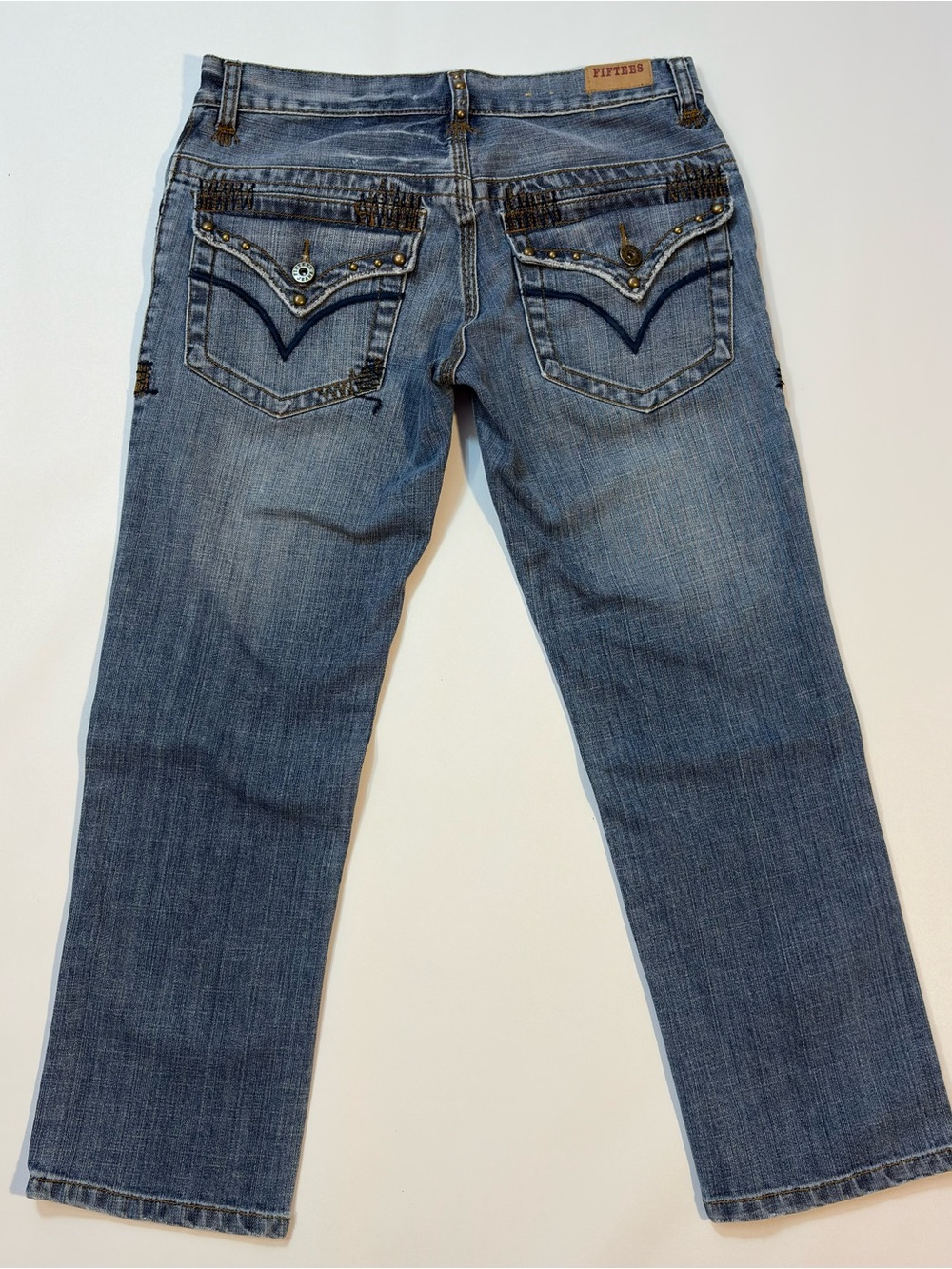 Low rise denim capri pants with studs